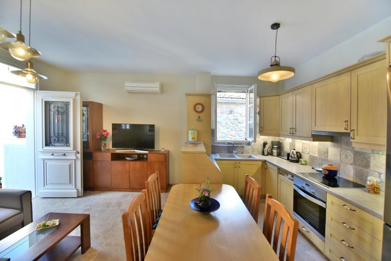 Feel At Home - Family House In Hydra Buitenkant foto